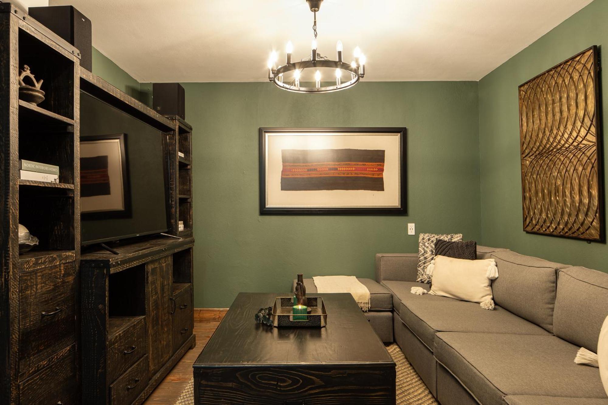 Holiday home Private Jacuzzi & Pool, Elegant La Escondida 5br