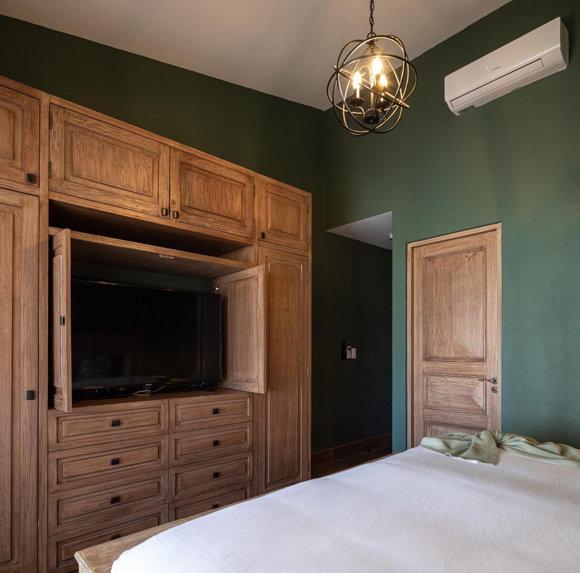 Private Jacuzzi & Pool, Elegant La Escondida 5br San Miguel de Allende