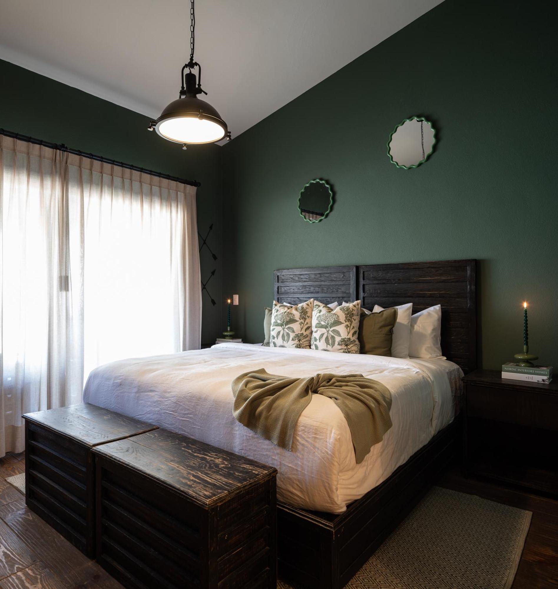 Holiday home Private Jacuzzi & Pool, Elegant La Escondida 5br *